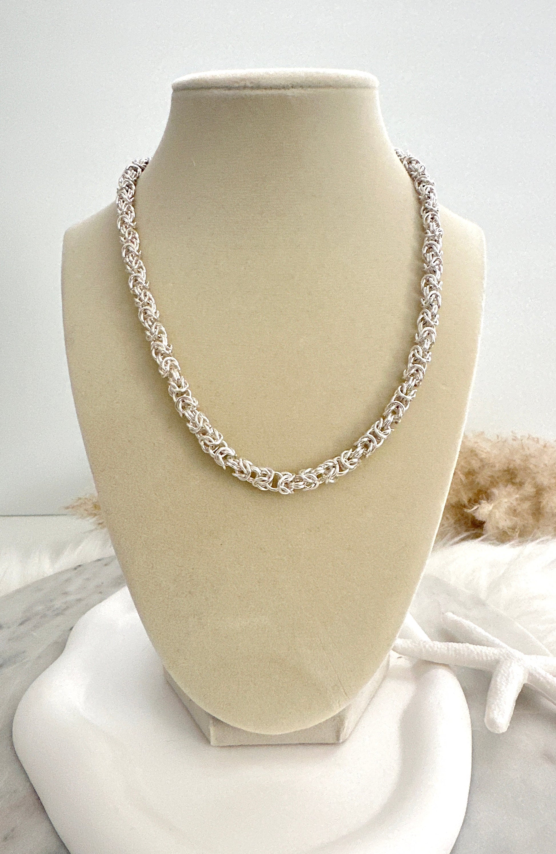 Byzantine Chain Adorn U