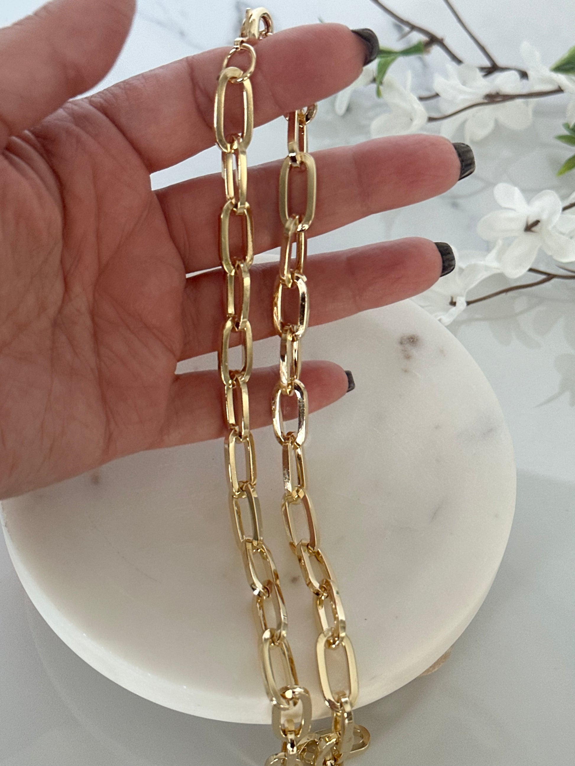Thick Paperclip Chain - Adorn U