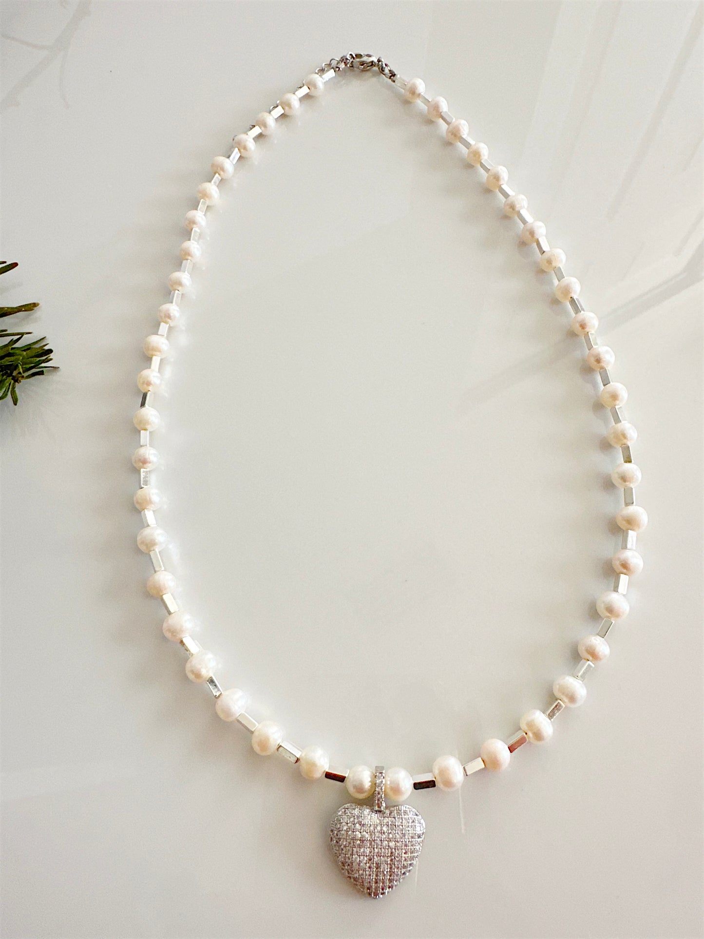 Pearl heart necklace - Adorn U