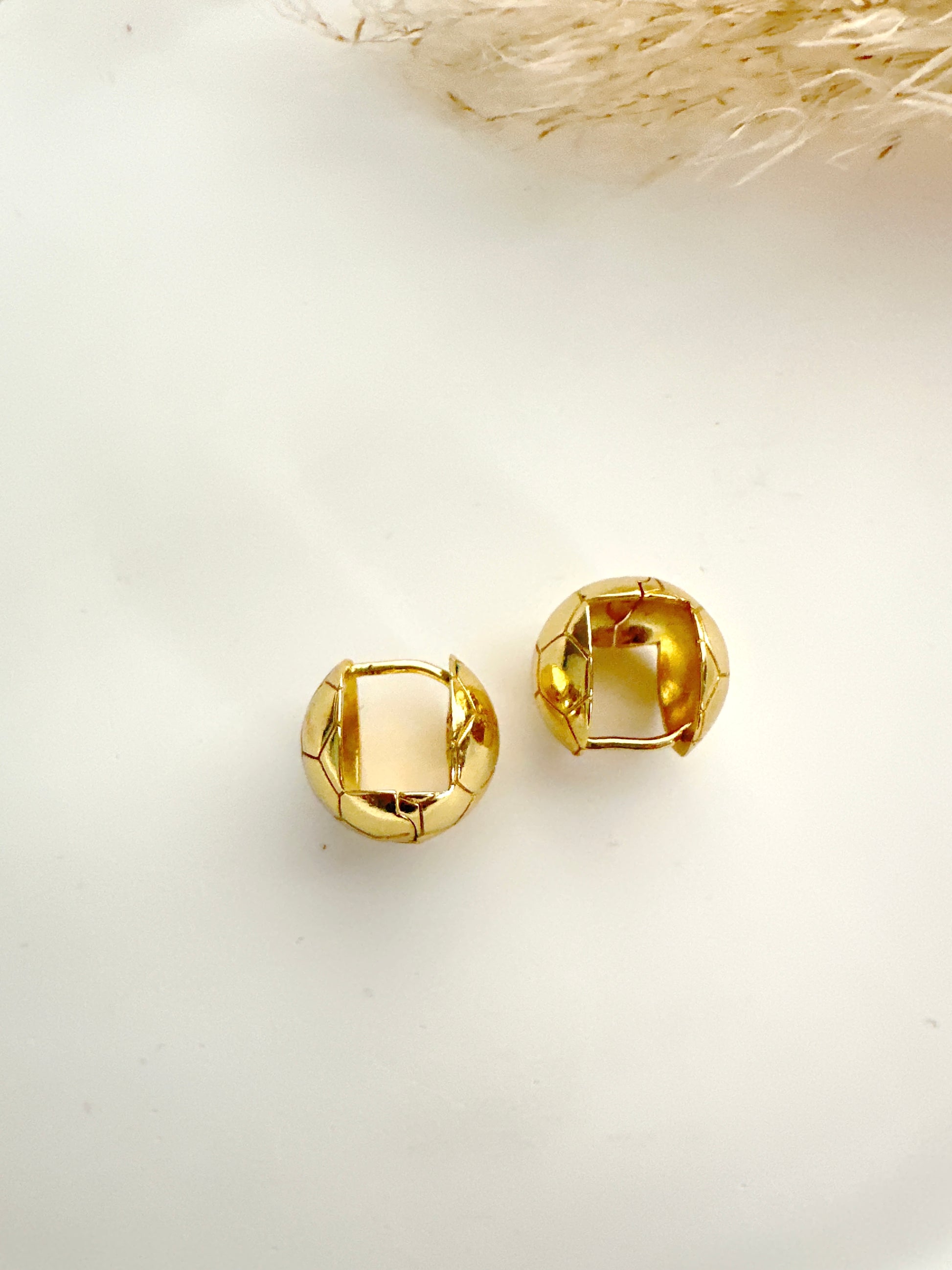 Double Sided Huggies Adorn U